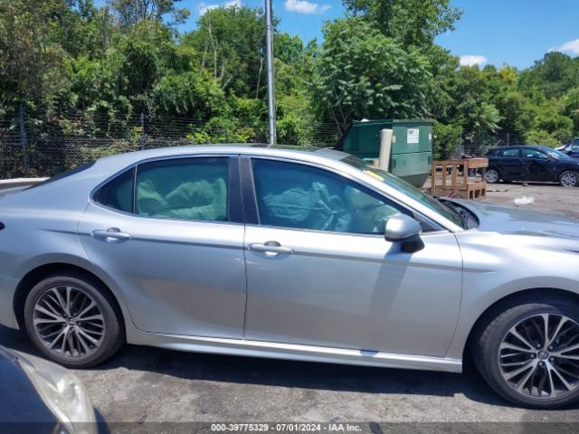 4T1B11HK1JU521218 Toyota CAMRY SE