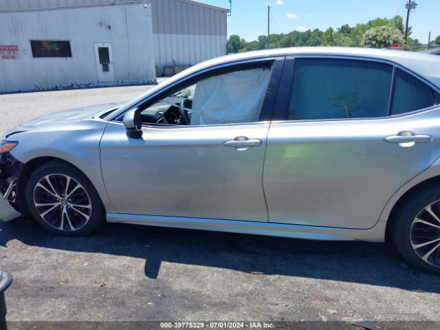 4T1B11HK1JU521218 Toyota CAMRY SE