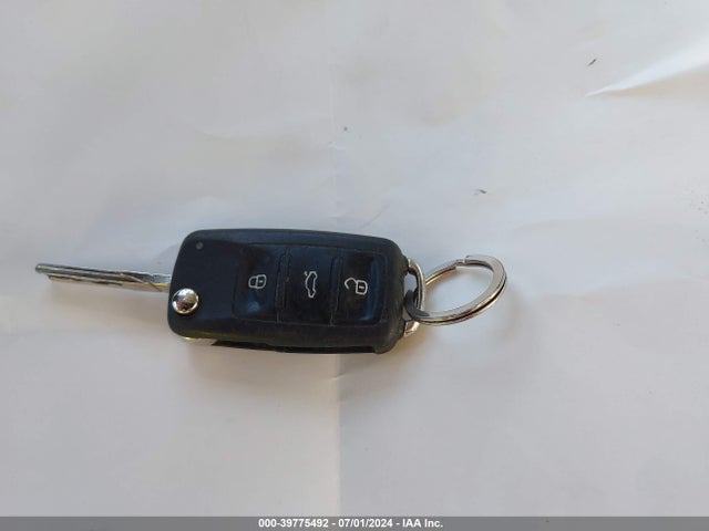 1VWBT7A31EC115159 Volkswagen Passat 1.8t Sport
