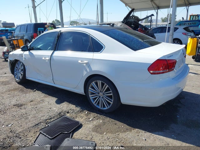 1VWBT7A31EC115159 Volkswagen Passat 1.8t Sport