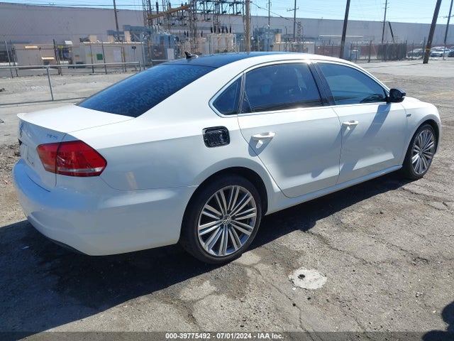 1VWBT7A31EC115159 Volkswagen Passat 1.8t Sport