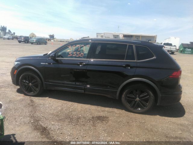 3VV8B7AX7NM047159 Volkswagen Tiguan 2.0t Se R-line Black