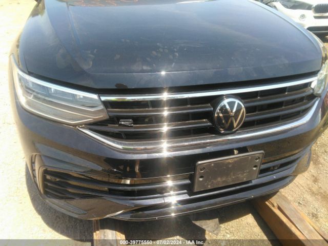 3VV8B7AX7NM047159 Volkswagen Tiguan 2.0t Se R-line Black