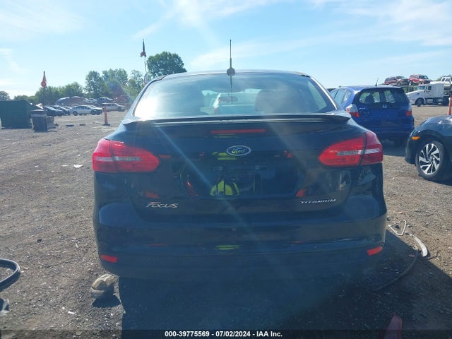 Ford Focus Titanium 2016 1FADP3J29GL232156 Image 17