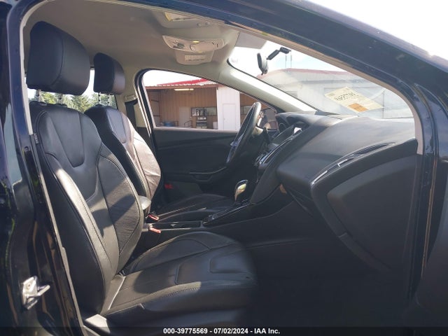 Ford Focus Titanium 2016 1FADP3J29GL232156 Image 5
