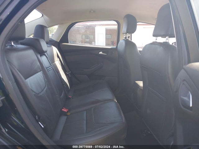 Ford Focus Titanium 2016 1FADP3J29GL232156 Image 8