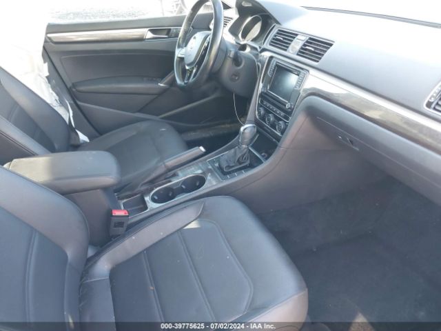 1VWBT7A36HC064732 Volkswagen Passat 1.8t Se