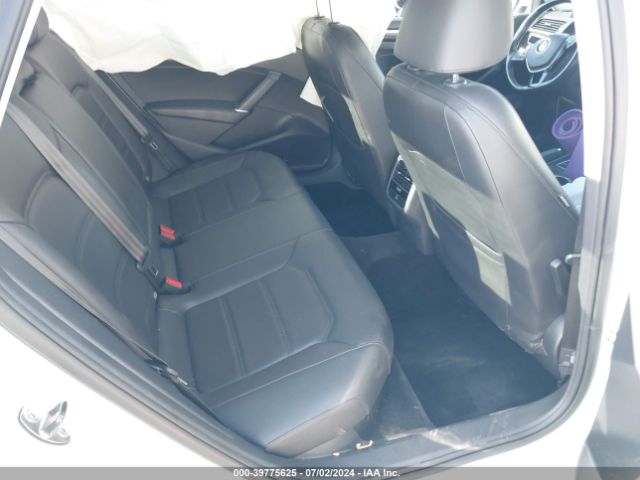 1VWBT7A36HC064732 Volkswagen Passat 1.8t Se
