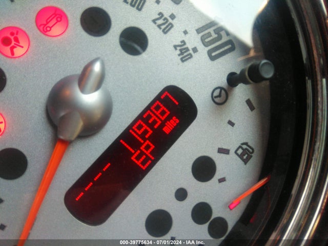 2006 MINI COOPER S WMWRH335X6TK57759 Photo 6