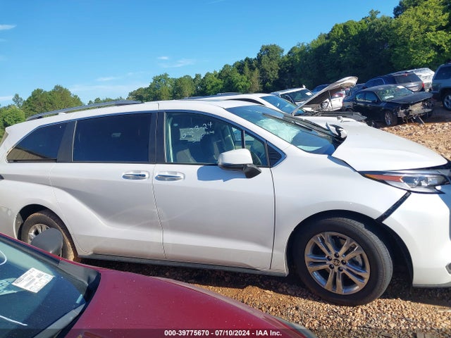 Toyota Sienna Platinum 2023 5TDESKFC4PS107444 Image 13