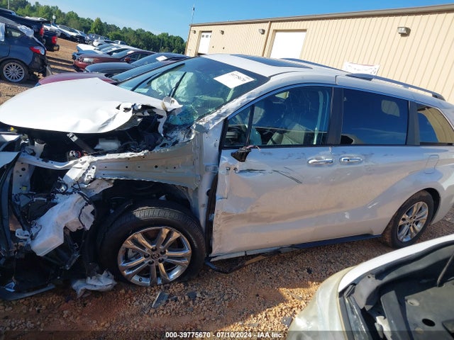Toyota Sienna Platinum 2023 5TDESKFC4PS107444 Image 14