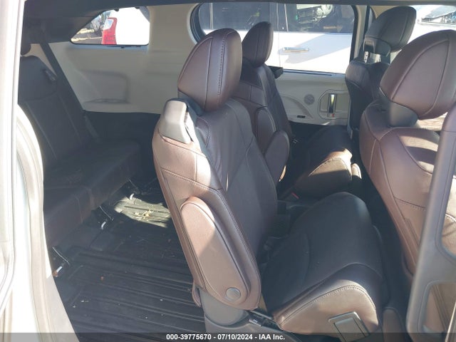 Toyota Sienna Platinum 2023 5TDESKFC4PS107444 Image 8