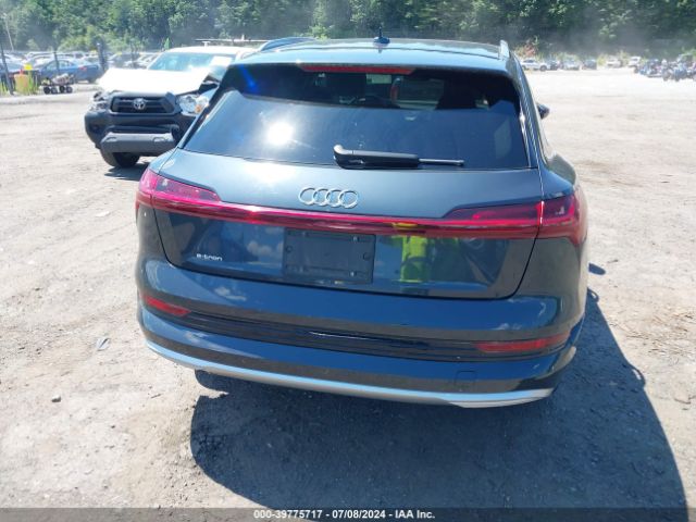 WA1VABGE7KB011059 Audi E-tron Premium Plus