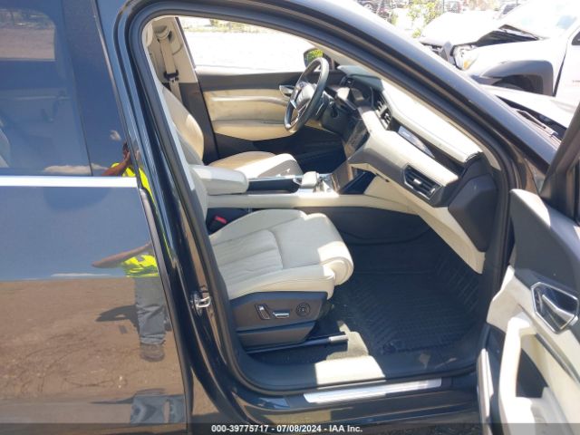 WA1VABGE7KB011059 Audi E-tron Premium Plus