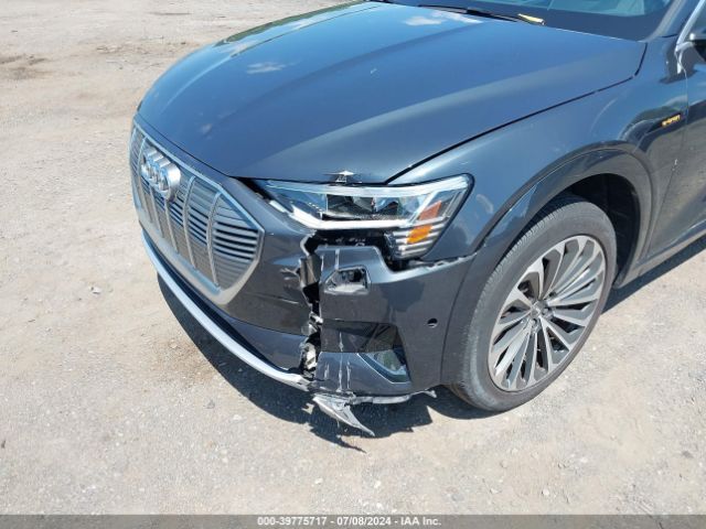 WA1VABGE7KB011059 Audi E-tron Premium Plus