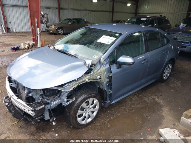 Toyota COROLLA LE 2022 5YFEPMAEXNP390301 Image 2