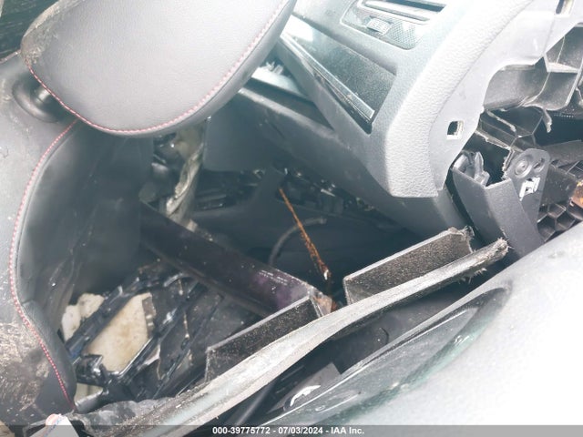 3VW5T7AU8GM022629 Volkswagen Golf Gti Se 4-door