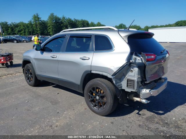 1C4PJMCB8FW768024 Jeep Cherokee Latitude