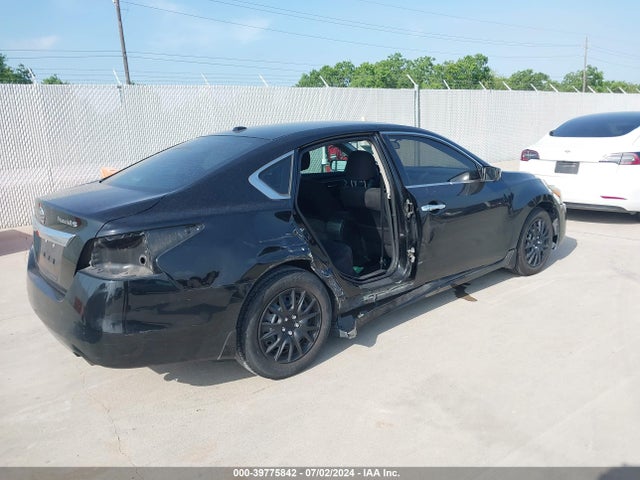 Nissan Altima 2.5 S 2015 1N4AL3AP8FN862974 Image 4