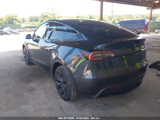 2024 TESLA MODEL Y 7SAYGDEEXRA292247 Photo 2