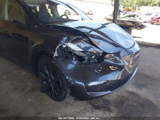 2024 TESLA MODEL Y 7SAYGDEEXRA292247 Photo 5