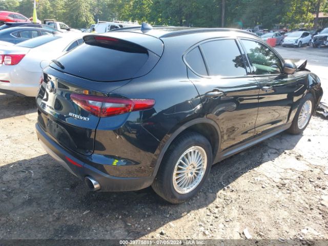 2018 ALFA ROMEO STELVIO ZASFAKNN9J7B69196 Photo 3