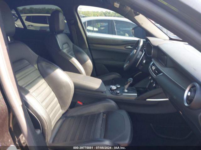 2018 ALFA ROMEO STELVIO ZASFAKNN9J7B69196 Photo 4