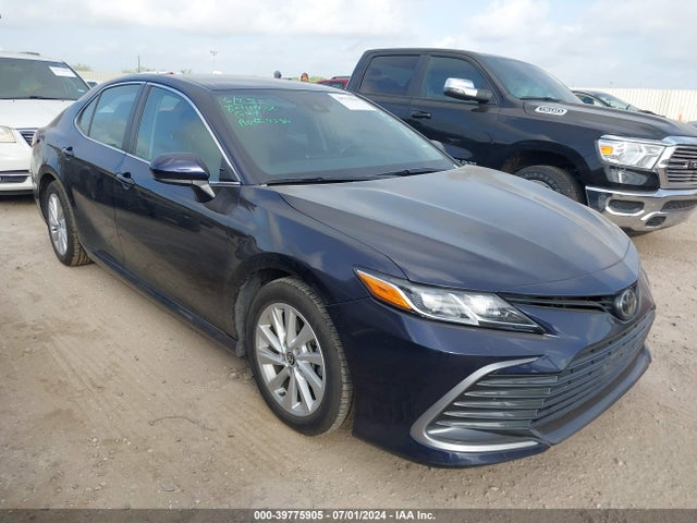 Toyota CAMRY LE 2022 4T1C11AK8NU663280 zdjęcie główne