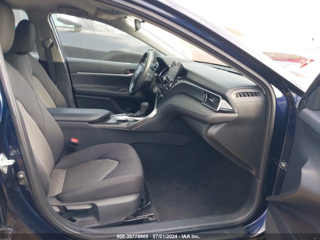 Toyota CAMRY LE 2022 4T1C11AK8NU663280 Image 5