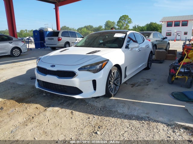 KIA Stinger Premium 2018 KNAE25LA6J6024686 Image 2