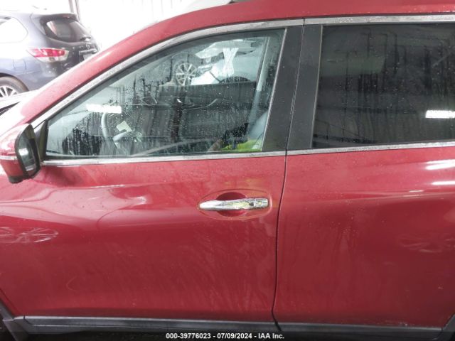 5N1AT2MT3GC781015 Nissan Rogue Sl
