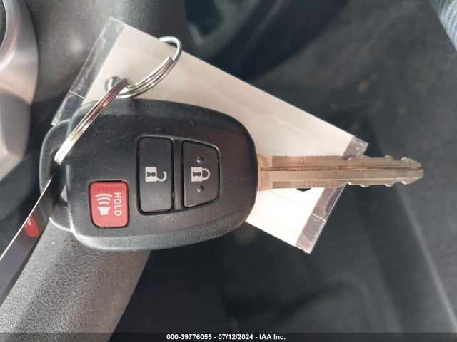Toyota Prius C Two 2015 JTDKDTB30F1586787 Image 11