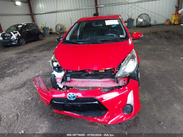 Toyota Prius C Two 2015 JTDKDTB30F1586787 Image 12