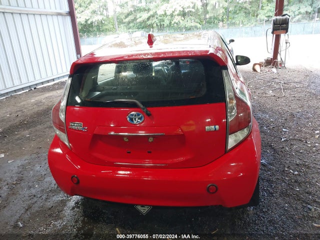 Toyota Prius C Two 2015 JTDKDTB30F1586787 Image 16