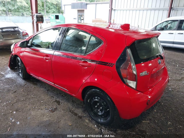 Toyota Prius C Two 2015 JTDKDTB30F1586787 Image 3