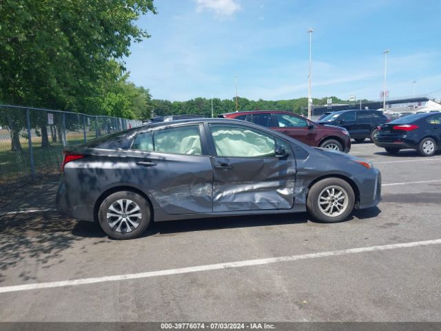 JTDL9MFUXN3039527 Toyota Prius Le Awd-e