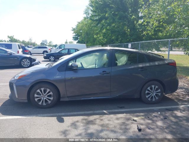 JTDL9MFUXN3039527 Toyota Prius Le Awd-e
