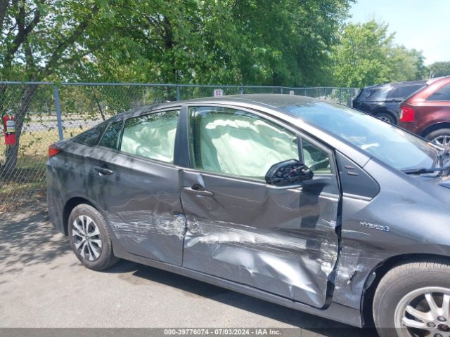 JTDL9MFUXN3039527 Toyota Prius Le Awd-e
