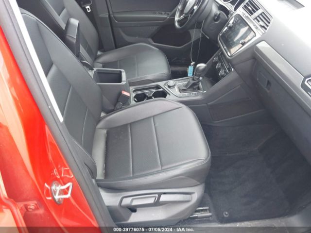 3VV2B7AX5JM058533 Volkswagen Tiguan 2.0t Se/2.0t Sel