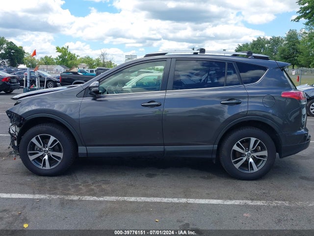 Toyota Rav4 Xle 2018 JTMRFREV0JJ209880 Image 14