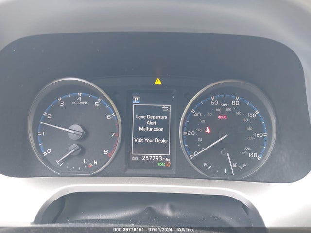 Toyota Rav4 Xle 2018 JTMRFREV0JJ209880 Image 7