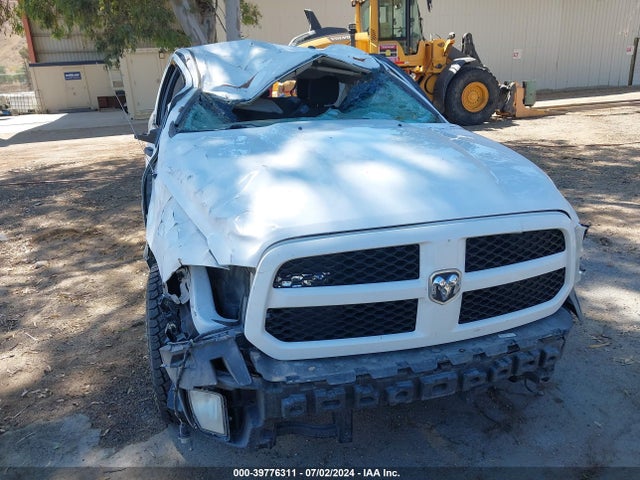 1C6RR6FT1JS211898 RAM 1500 Express Quad Cab 4x2 6'4 Box