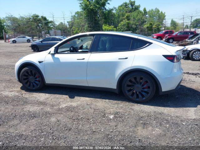 7SAYGDEF0PF807653 Tesla Model Y