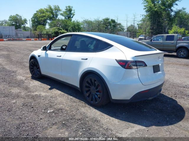 7SAYGDEF0PF807653 Tesla Model Y