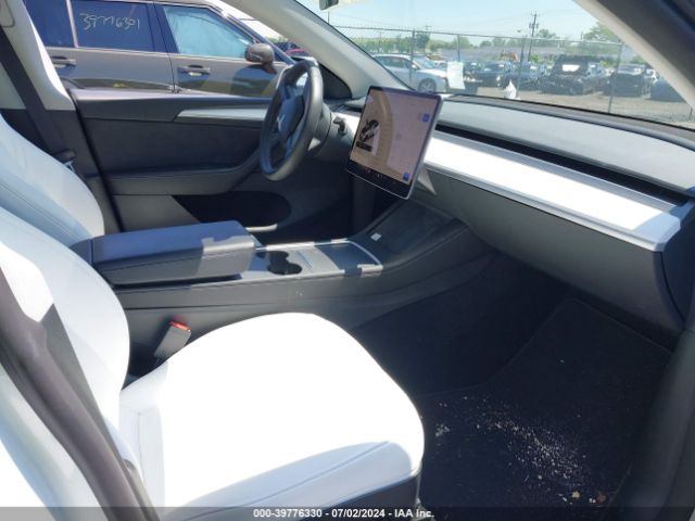 7SAYGDEF0PF807653 Tesla Model Y