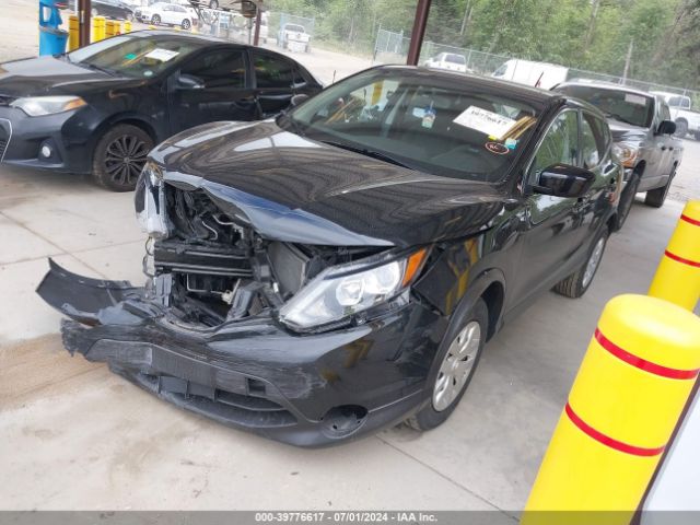 JN1BJ1CP8JW156924 Nissan Rogue Sport S