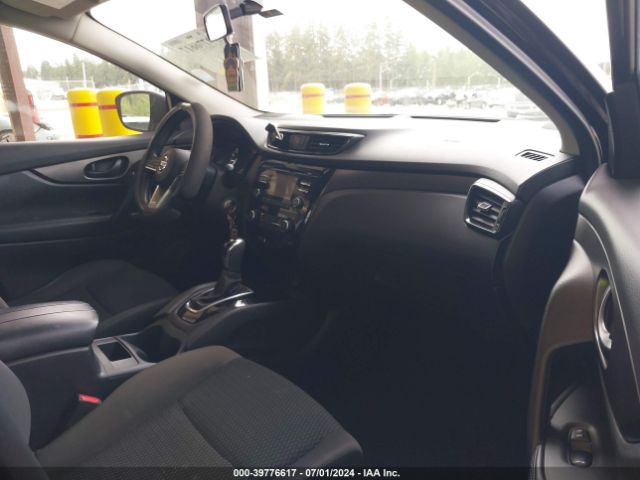 JN1BJ1CP8JW156924 Nissan Rogue Sport S