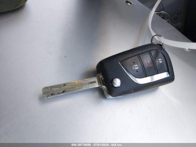 Toyota RAV4 LE 2019 JTMH1RFV3KD509311 Image 11