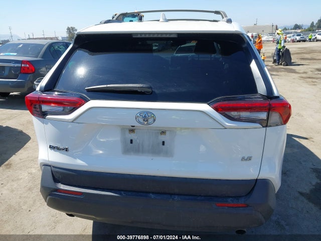 Toyota RAV4 LE 2019 JTMH1RFV3KD509311 Image 17