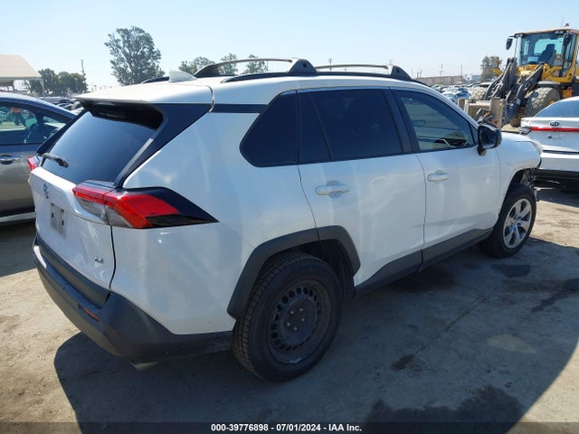 Toyota RAV4 LE 2019 JTMH1RFV3KD509311 Image 4